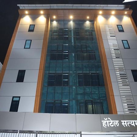 Hotel Satyam Residency ナビムンバイ エクステリア 写真