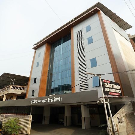 Hotel Satyam Residency ナビムンバイ エクステリア 写真