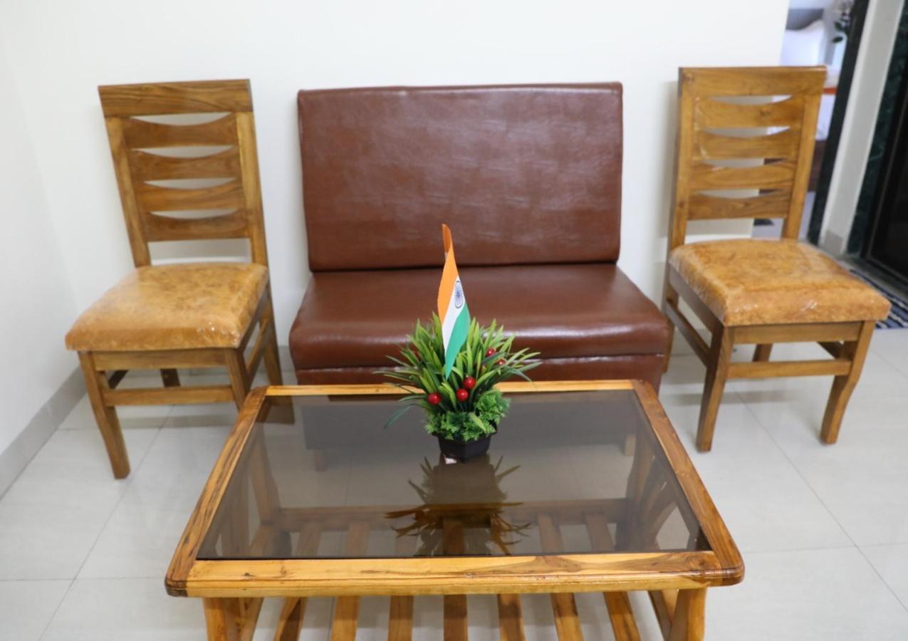 Hotel Satyam Residency ナビムンバイ エクステリア 写真