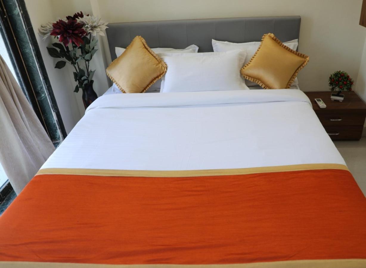 Hotel Satyam Residency ナビムンバイ エクステリア 写真
