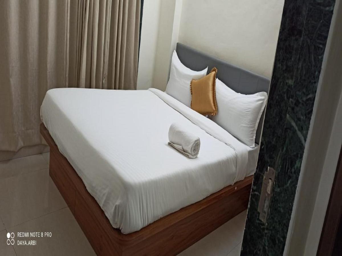 Hotel Satyam Residency ナビムンバイ エクステリア 写真