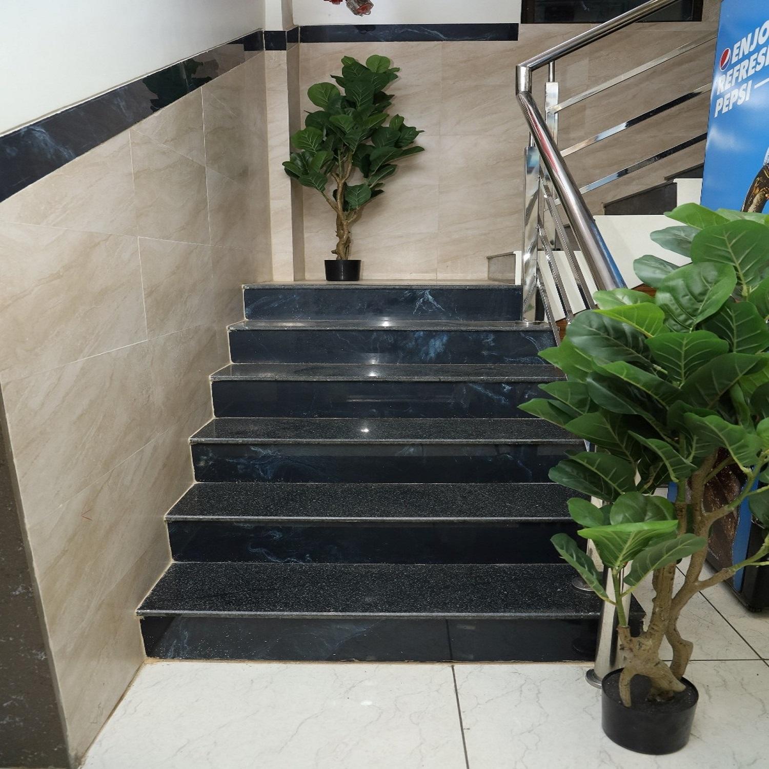 Hotel Satyam Residency ナビムンバイ エクステリア 写真