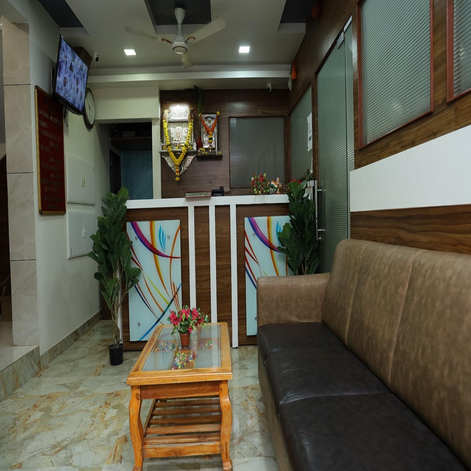 Hotel Satyam Residency ナビムンバイ エクステリア 写真
