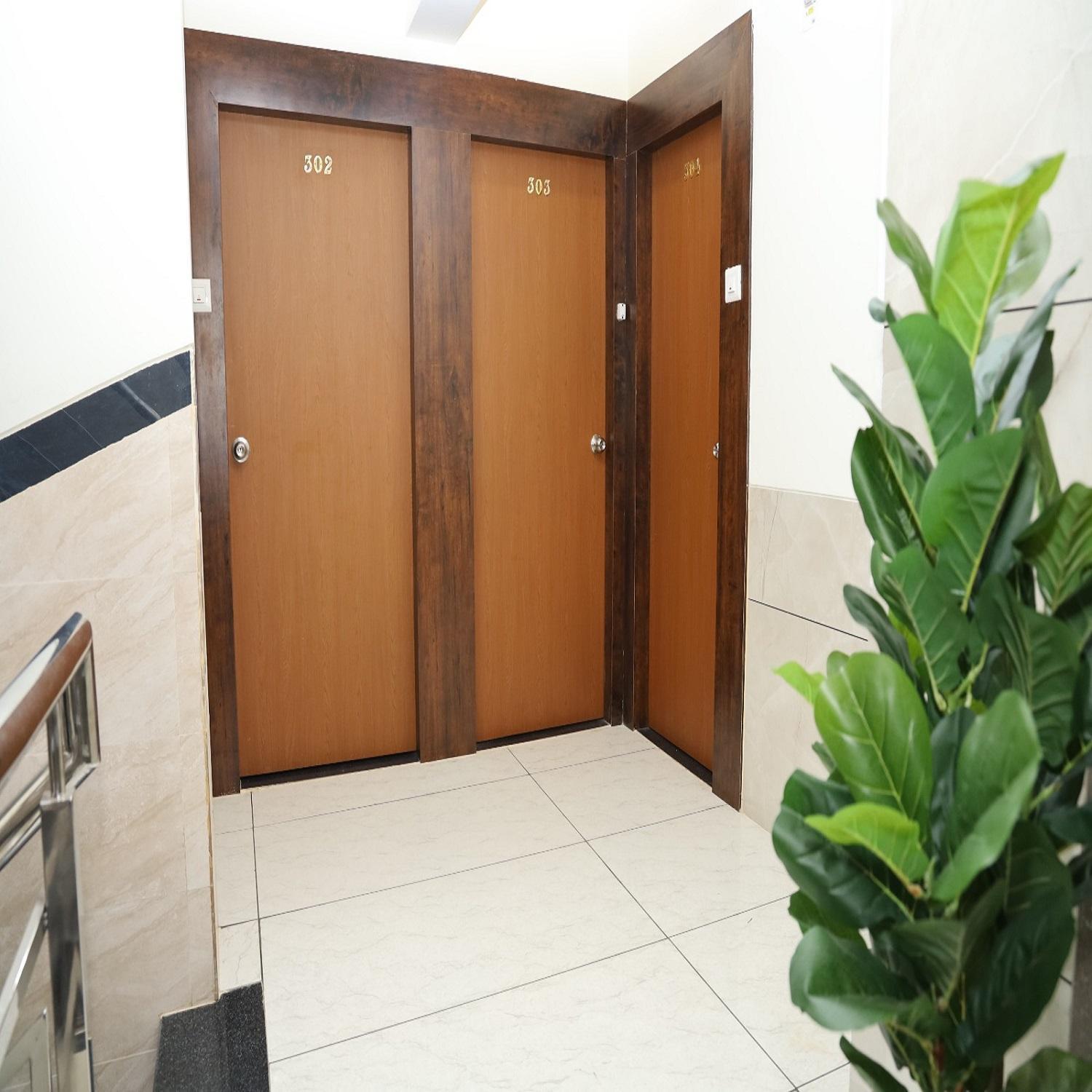 Hotel Satyam Residency ナビムンバイ エクステリア 写真